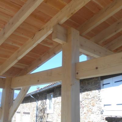 Ferme sur poteau